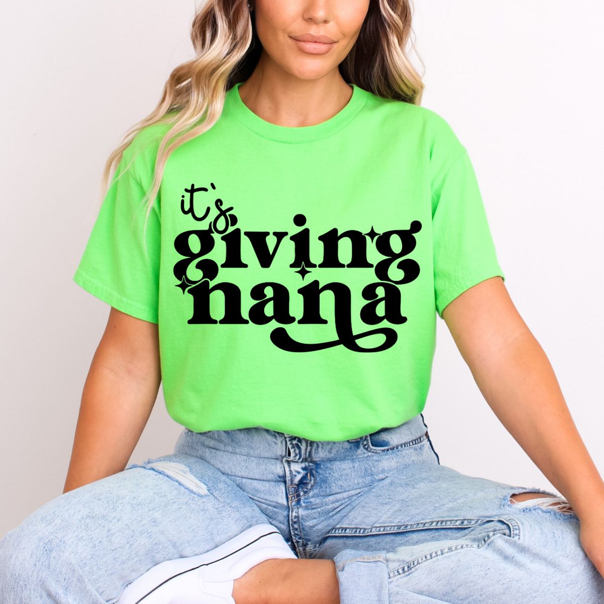 IT'S GIVING NANA *BLACK* - DTF TRANSFER