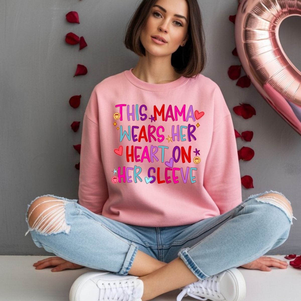 THIS MAMA WEARS HER HEART ON HER SLEEVE - DTF TRANSFER