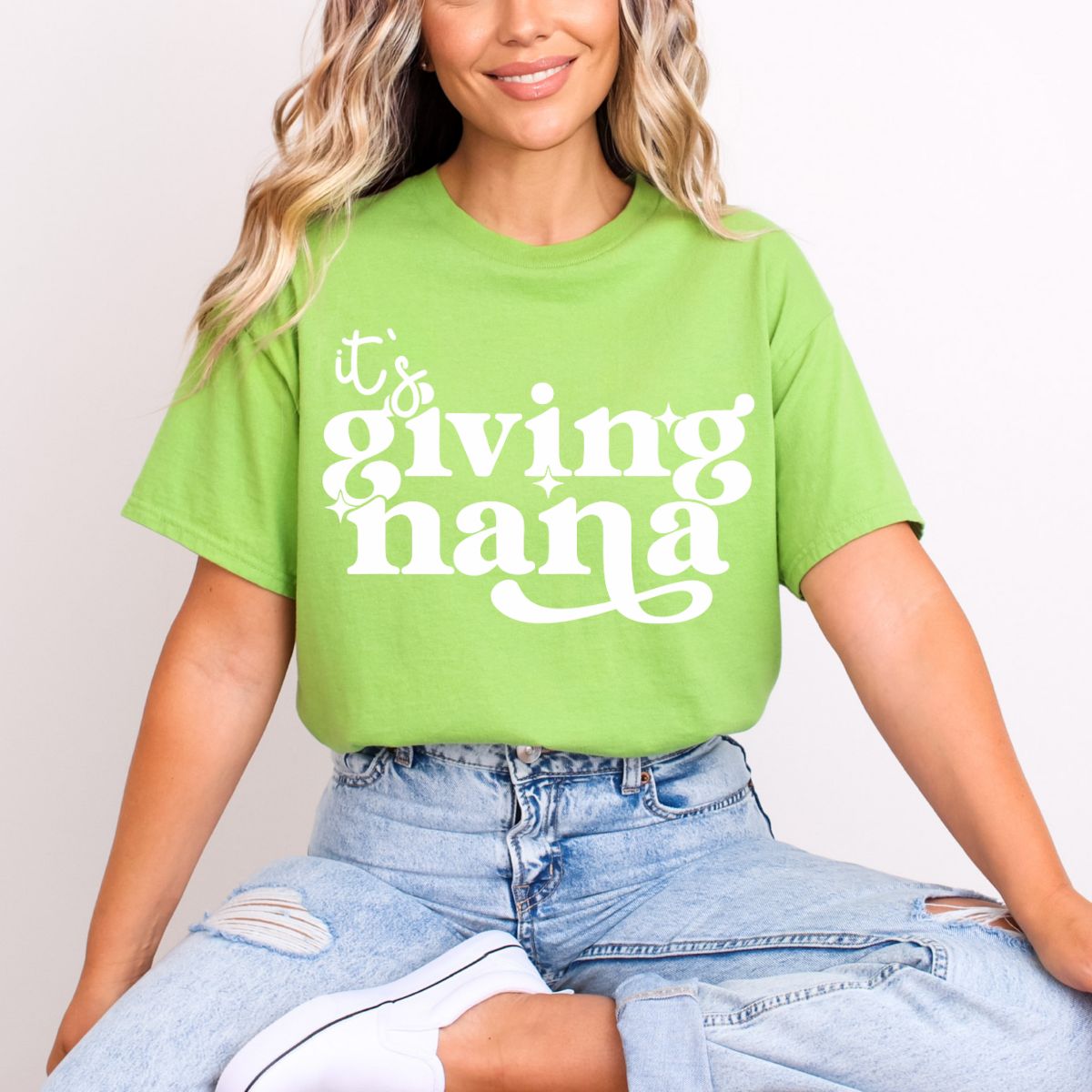 IT'S GIVING NANA *WHITE* - DTF TRANSFER