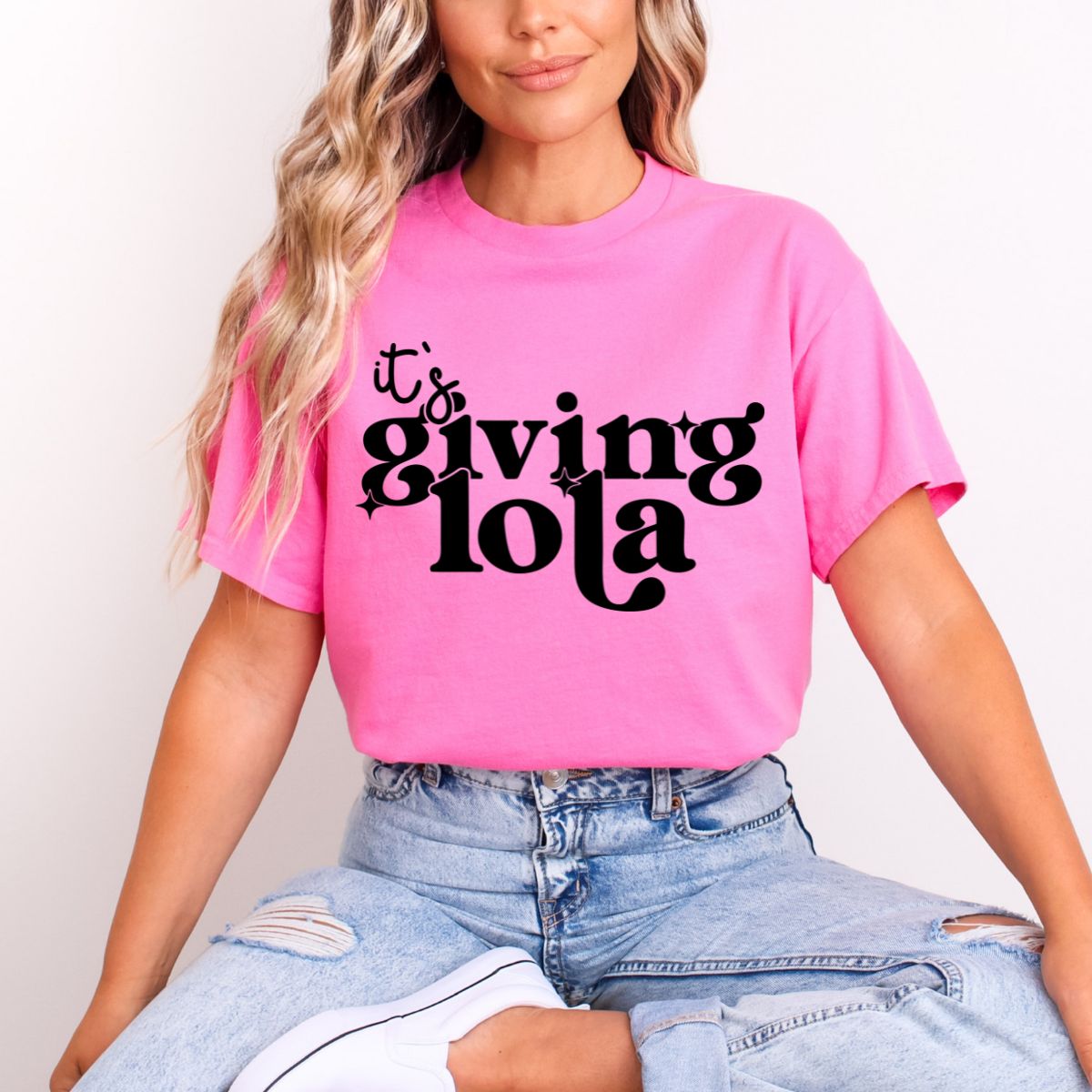 IT'S GIVING LOLA *BLACK* - DTF TRANSFER